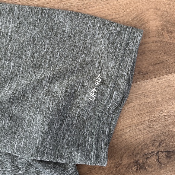 Nike Men's Heathered Short-Sleeve Hydroguard Swim Shirt- EUC - Picture 6 of 8